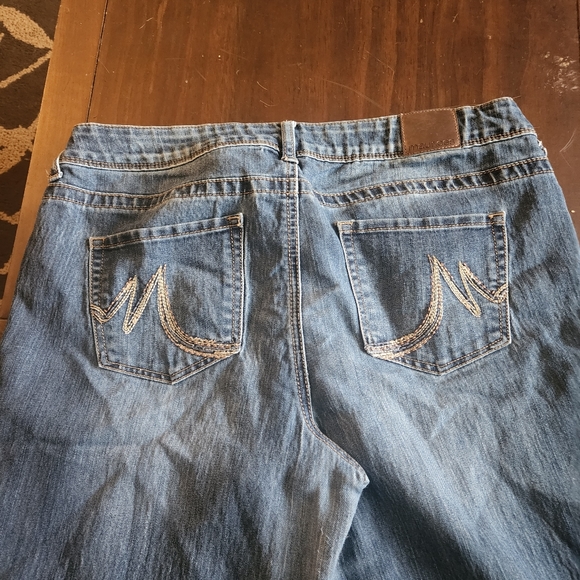 Maurices Boot Cut Jeans - Picture 3 of 4